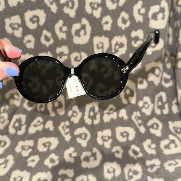 Authentic Gucci Round Sunglasses 😎 New 😍 - Picture 7 of 17